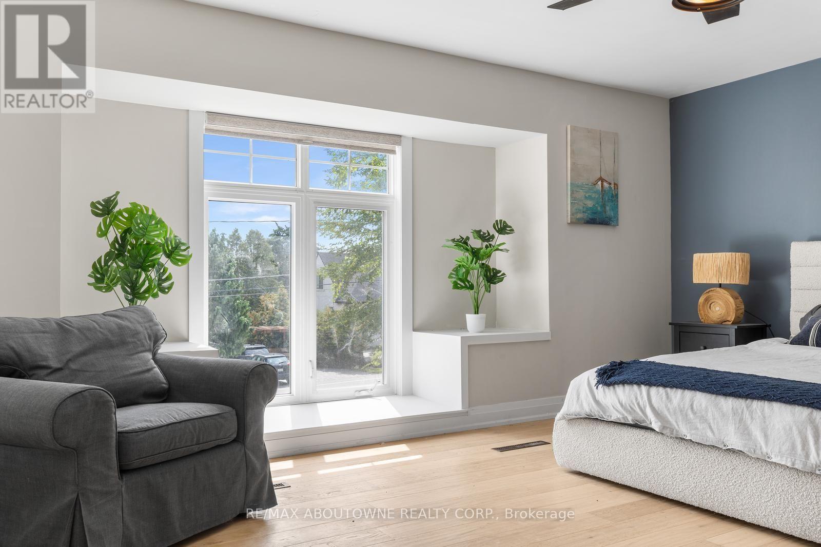 293 North Shore Boulevard E, Burlington, ON