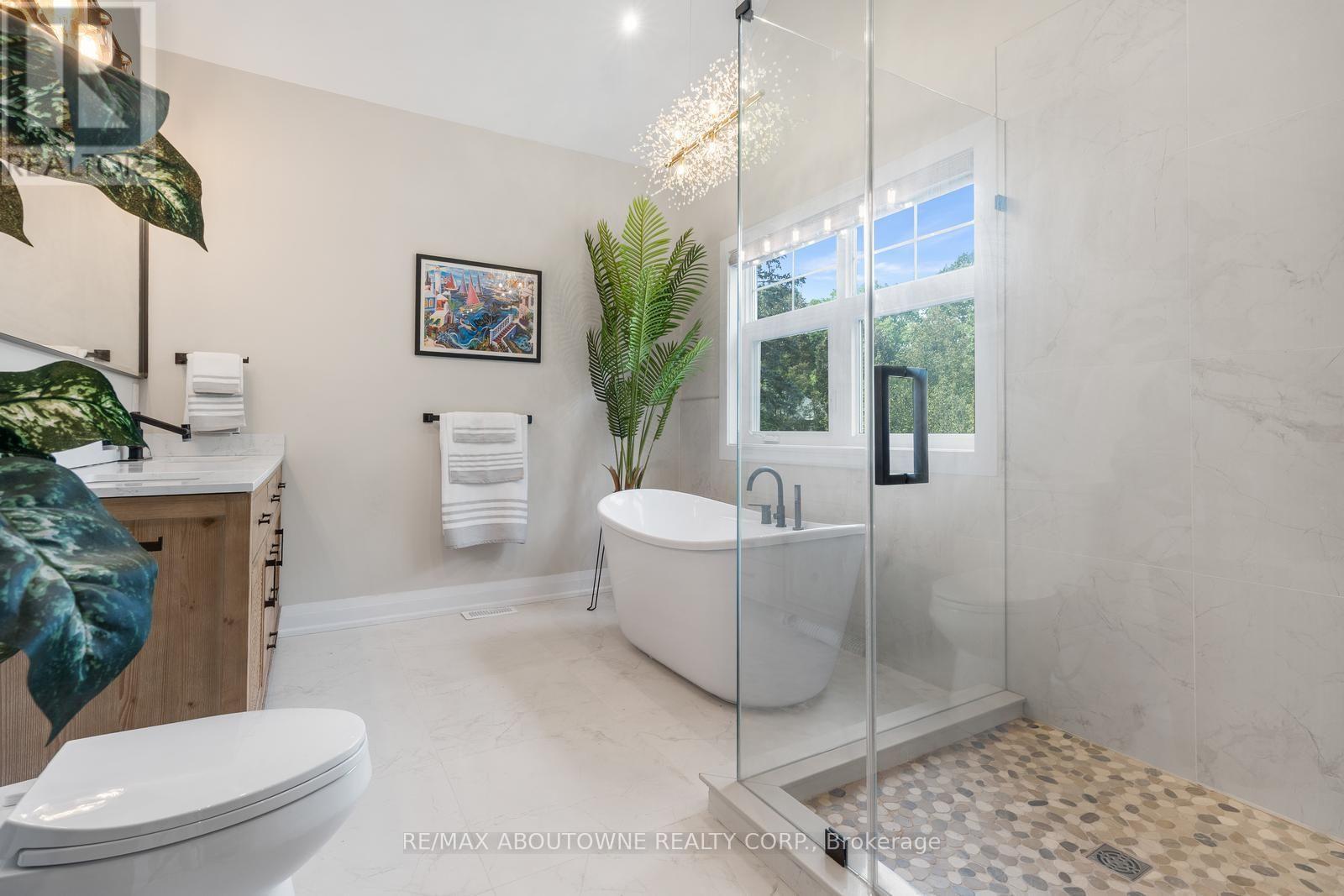 293 North Shore Boulevard E, Burlington, ON
