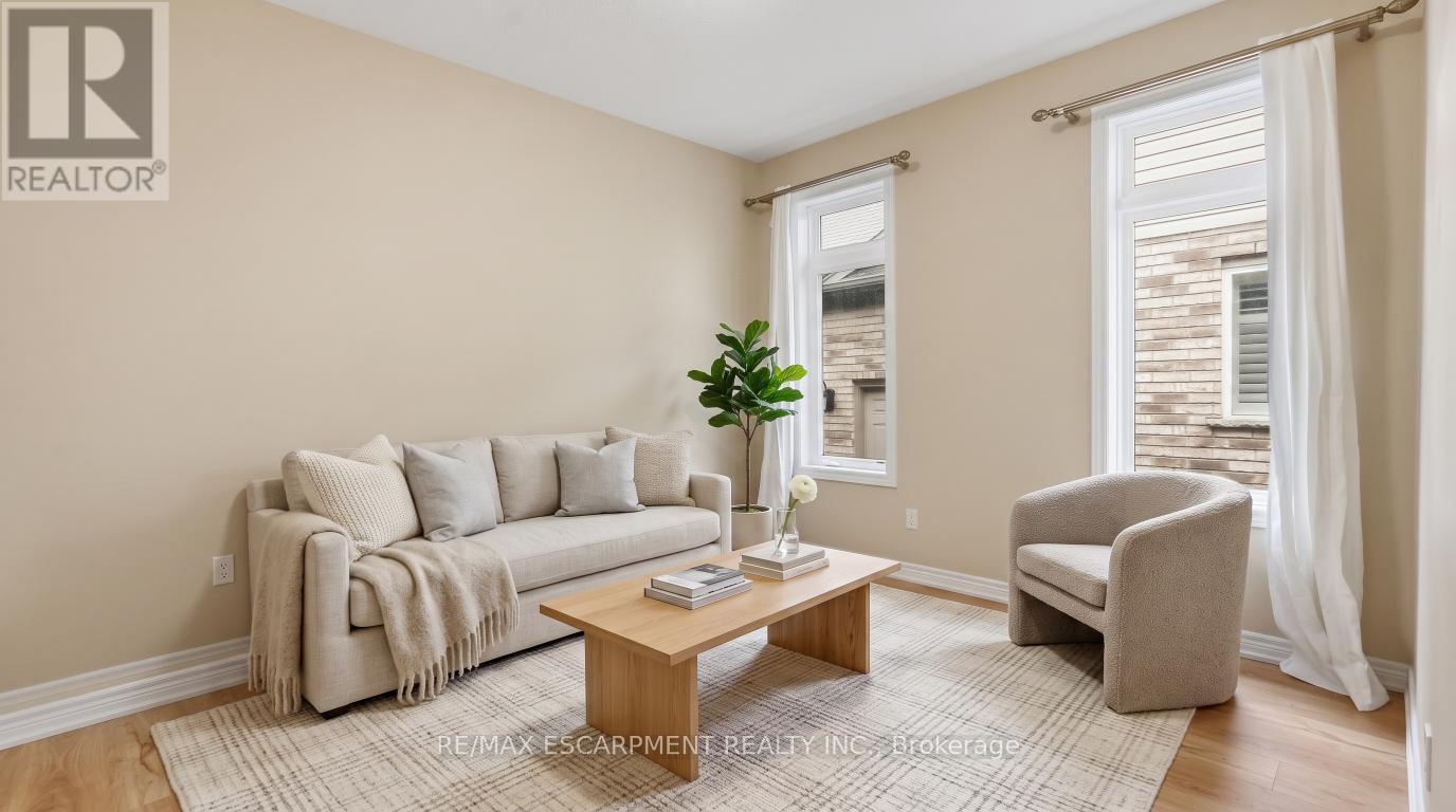 VIRTUALLY STAGED - 33 Norma Crescent, Guelph, ON