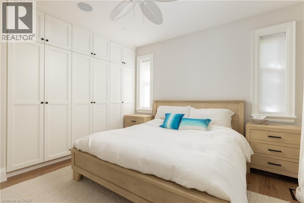 2195 Courtland Drive, Burlington, ON