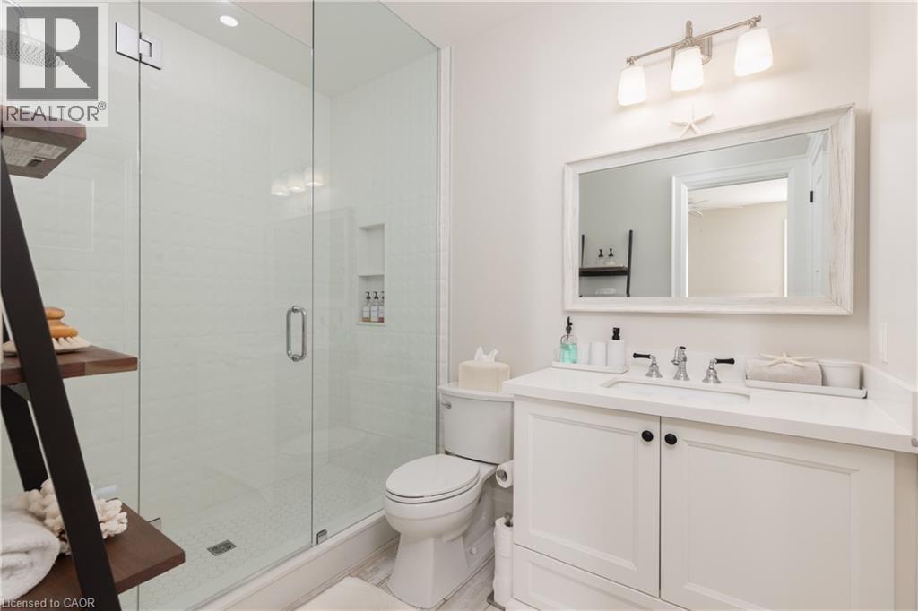 Ensuite priviledge from Principal Bedroom - 2195 Courtland Drive, Burlington, ON