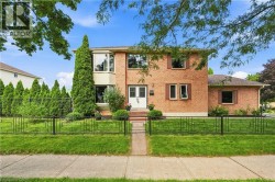 138 LIVINGSTON Avenue Grimsby, ON L3M 4X1