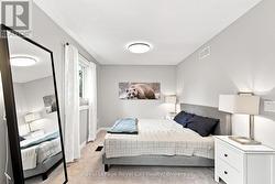 Primary bedroom - 