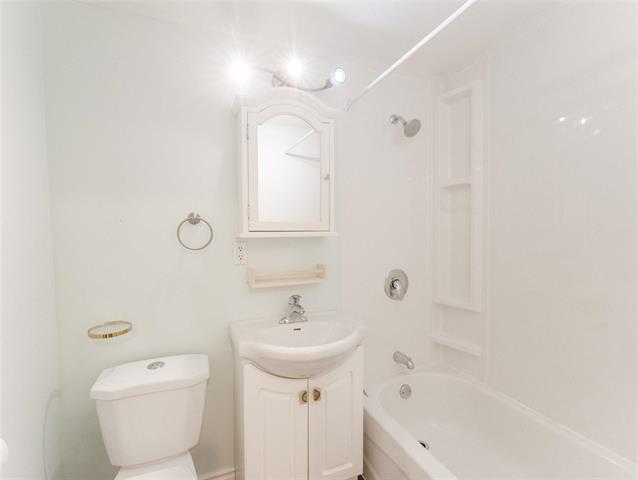 102-118 Scott St, Winnipeg, MB