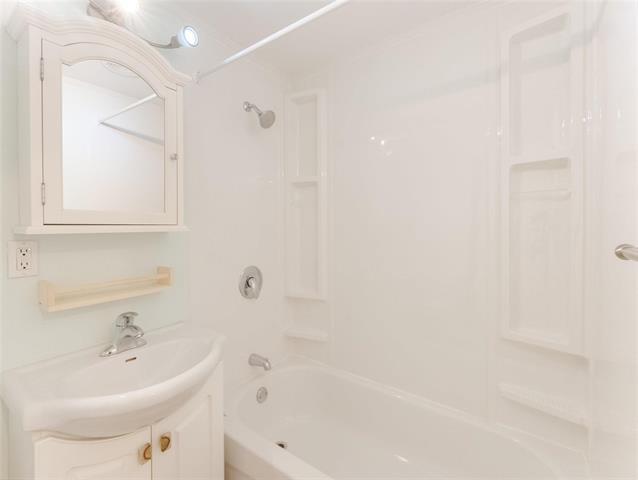 102-118 Scott St, Winnipeg, MB