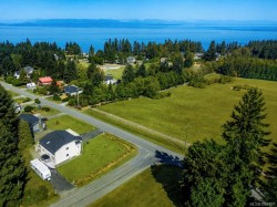 2207 June Rd Courtenay, BC V9J 1X9