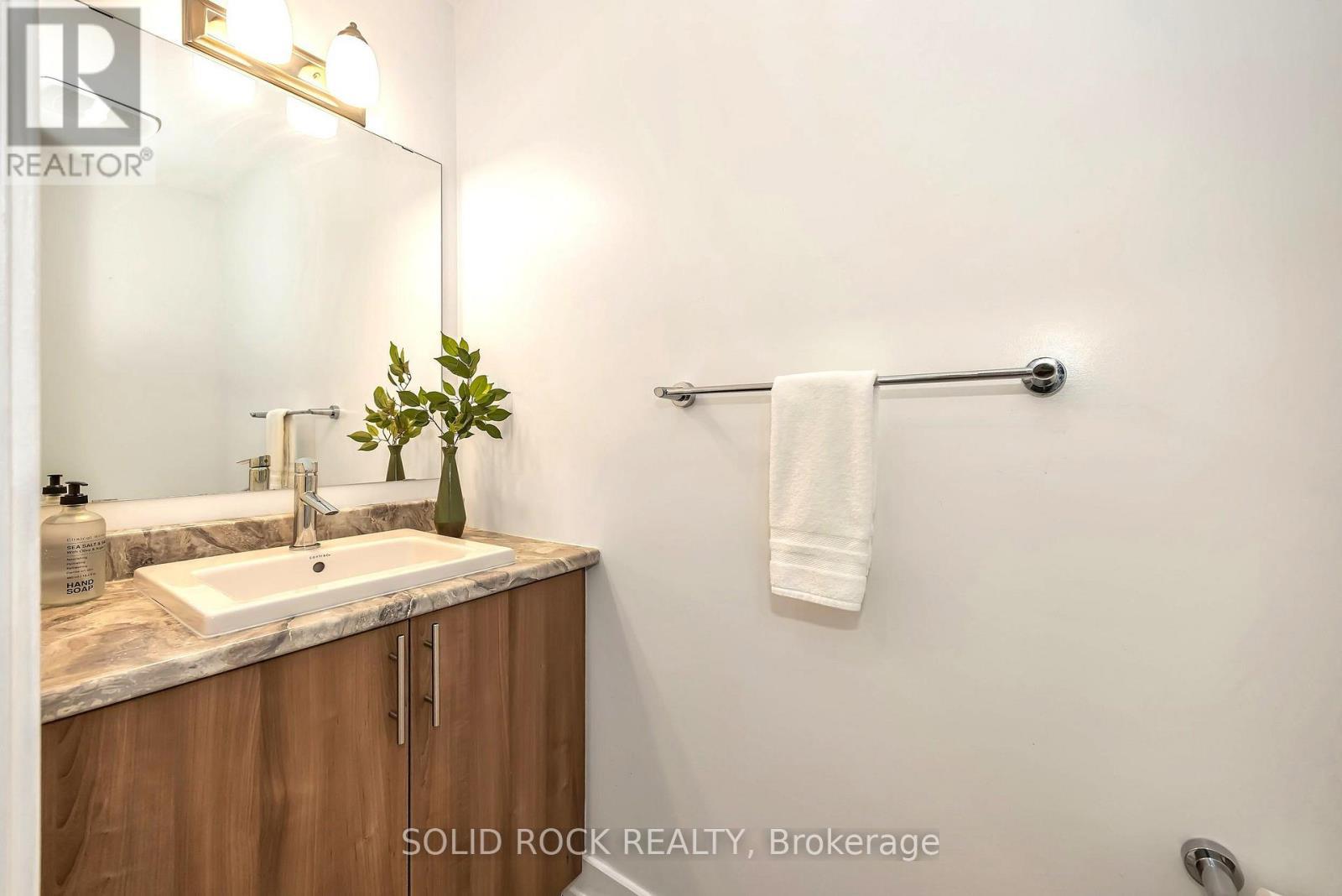 859 Solarium Avenue E, Ottawa, ON