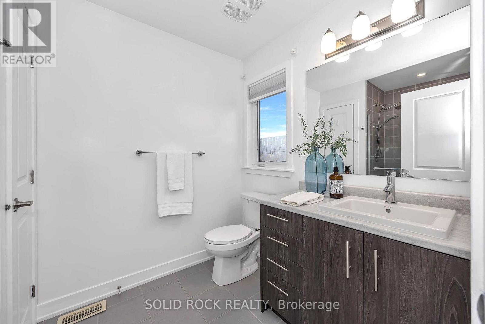859 Solarium Avenue E, Ottawa, ON
