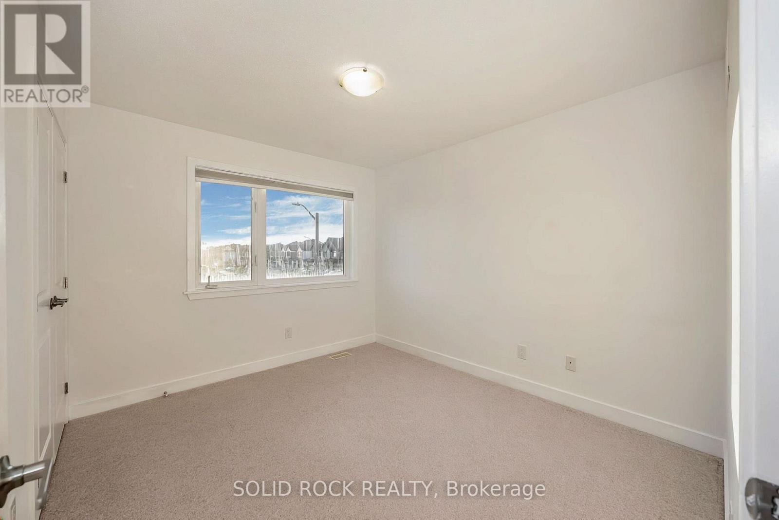 859 Solarium Avenue E, Ottawa, ON