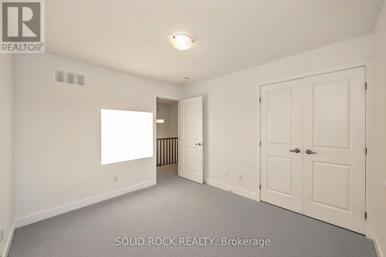 859 Solarium Avenue E, Ottawa, ON