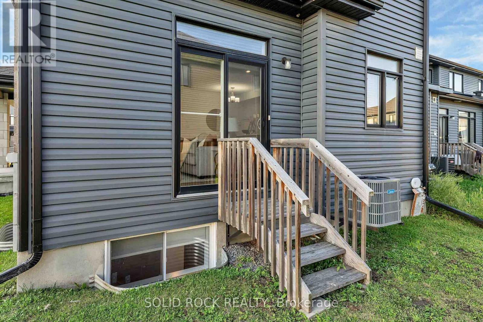 859 Solarium Avenue E, Ottawa, ON