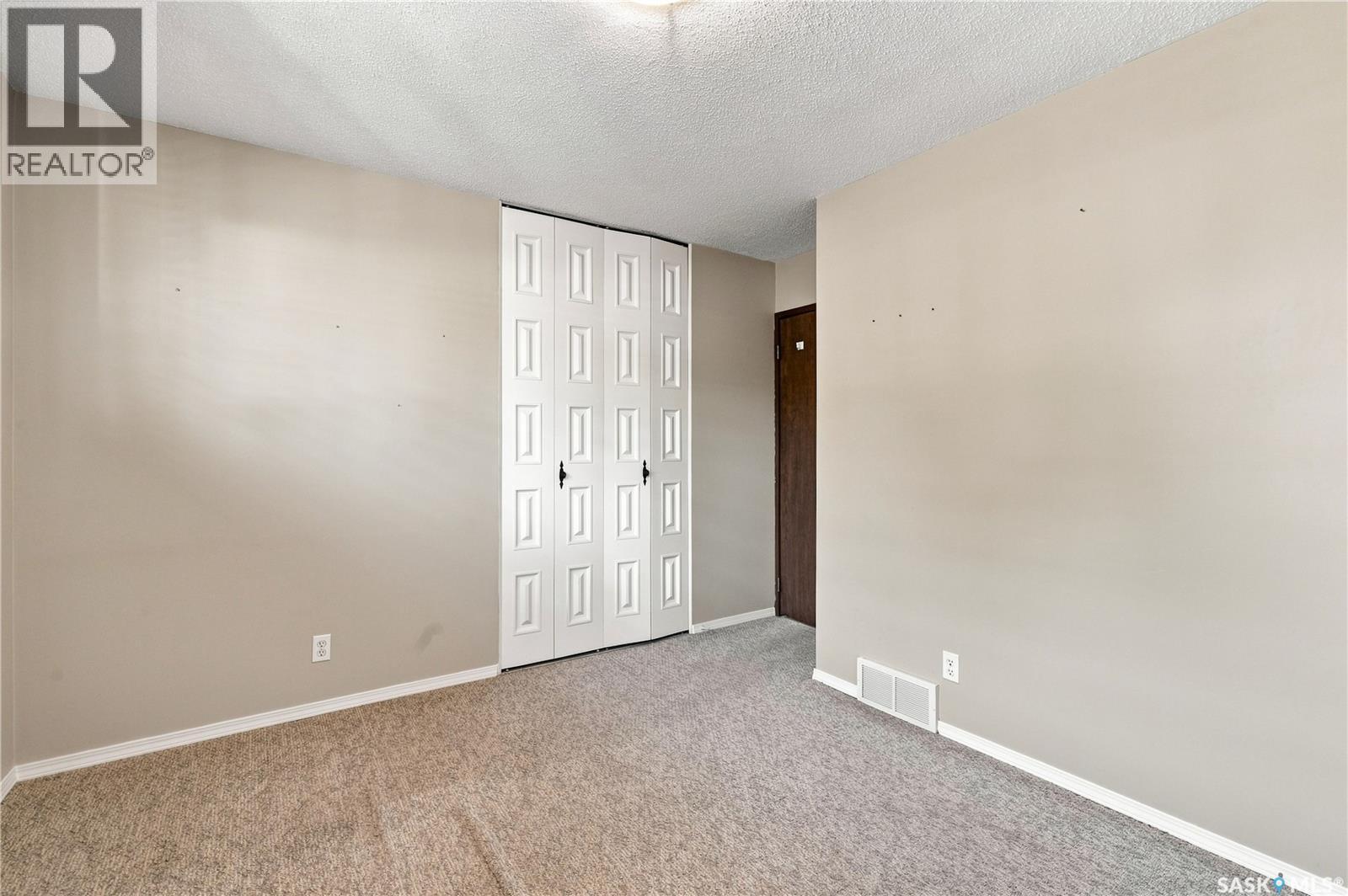 402 Begg Crescent, Saskatoon, SK
