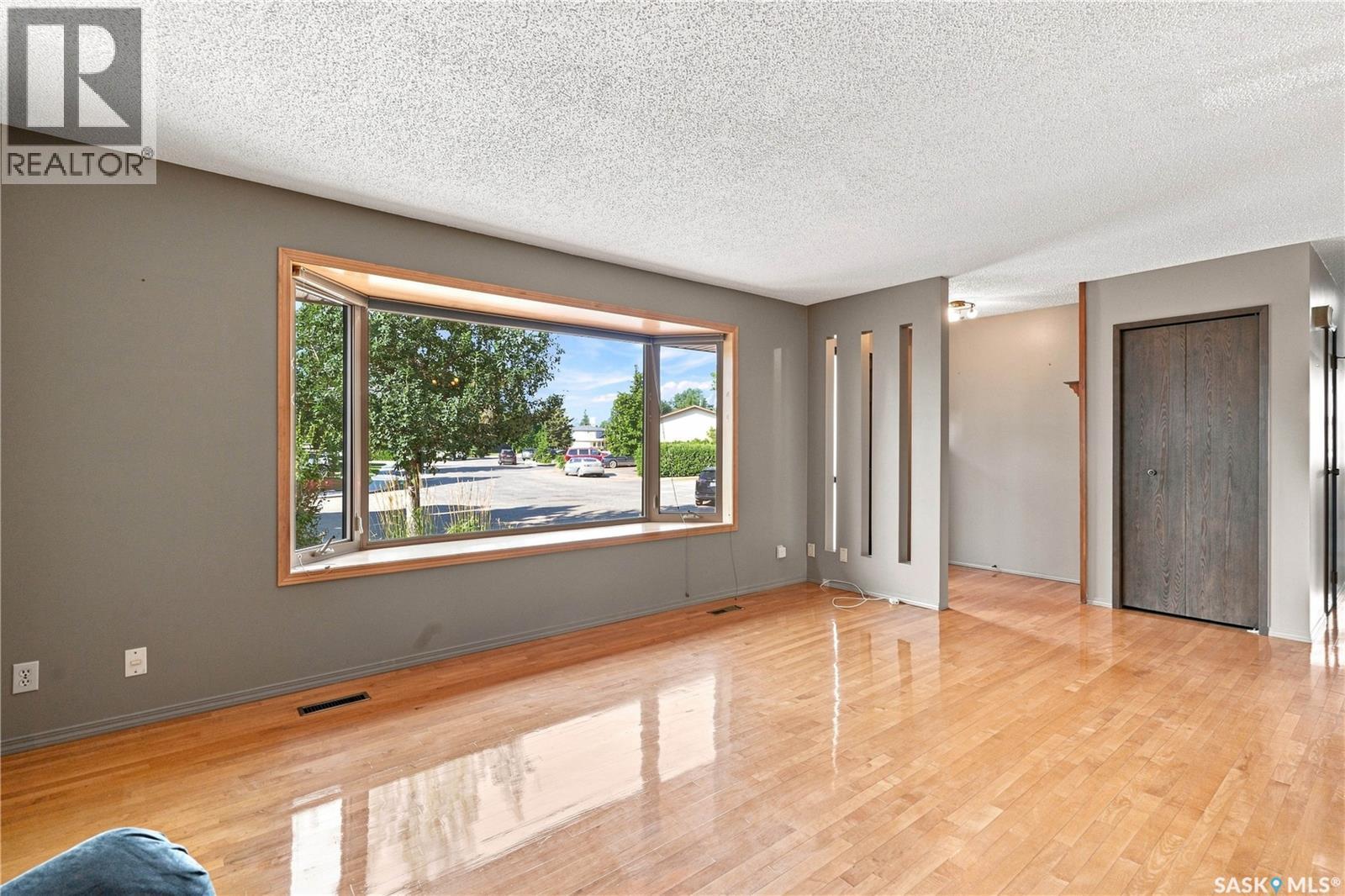 402 Begg Crescent, Saskatoon, SK
