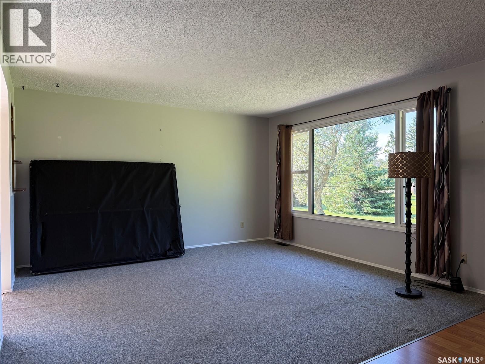 Helgason Acreage, Elfros Rm No. 307, SK