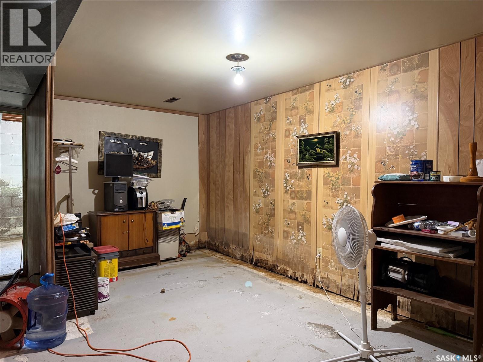 Helgason Acreage, Elfros Rm No. 307, SK