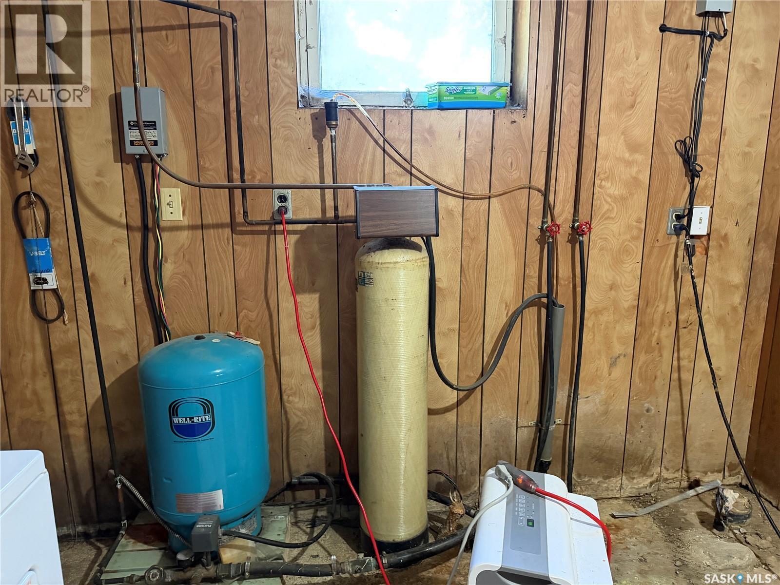 Helgason Acreage, Elfros Rm No. 307, SK