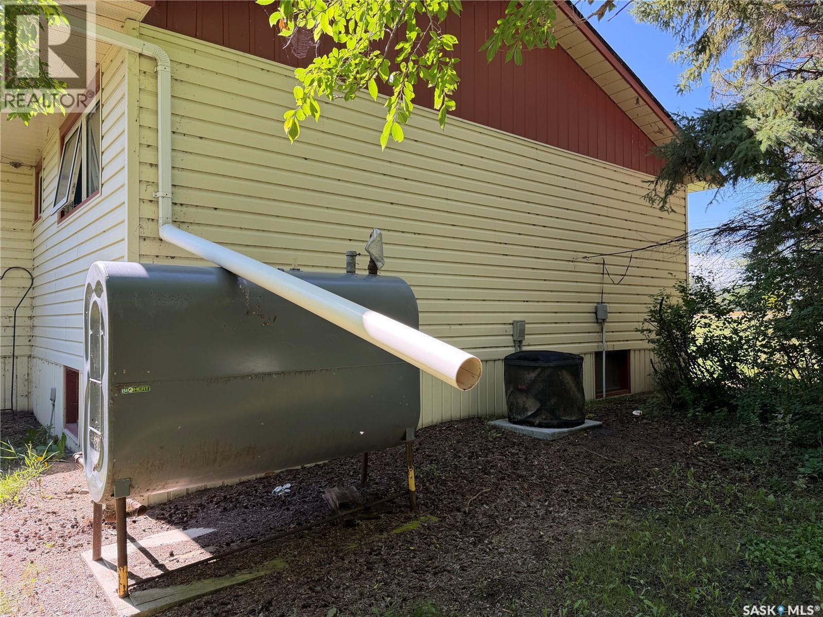 Helgason Acreage, Elfros Rm No. 307, SK