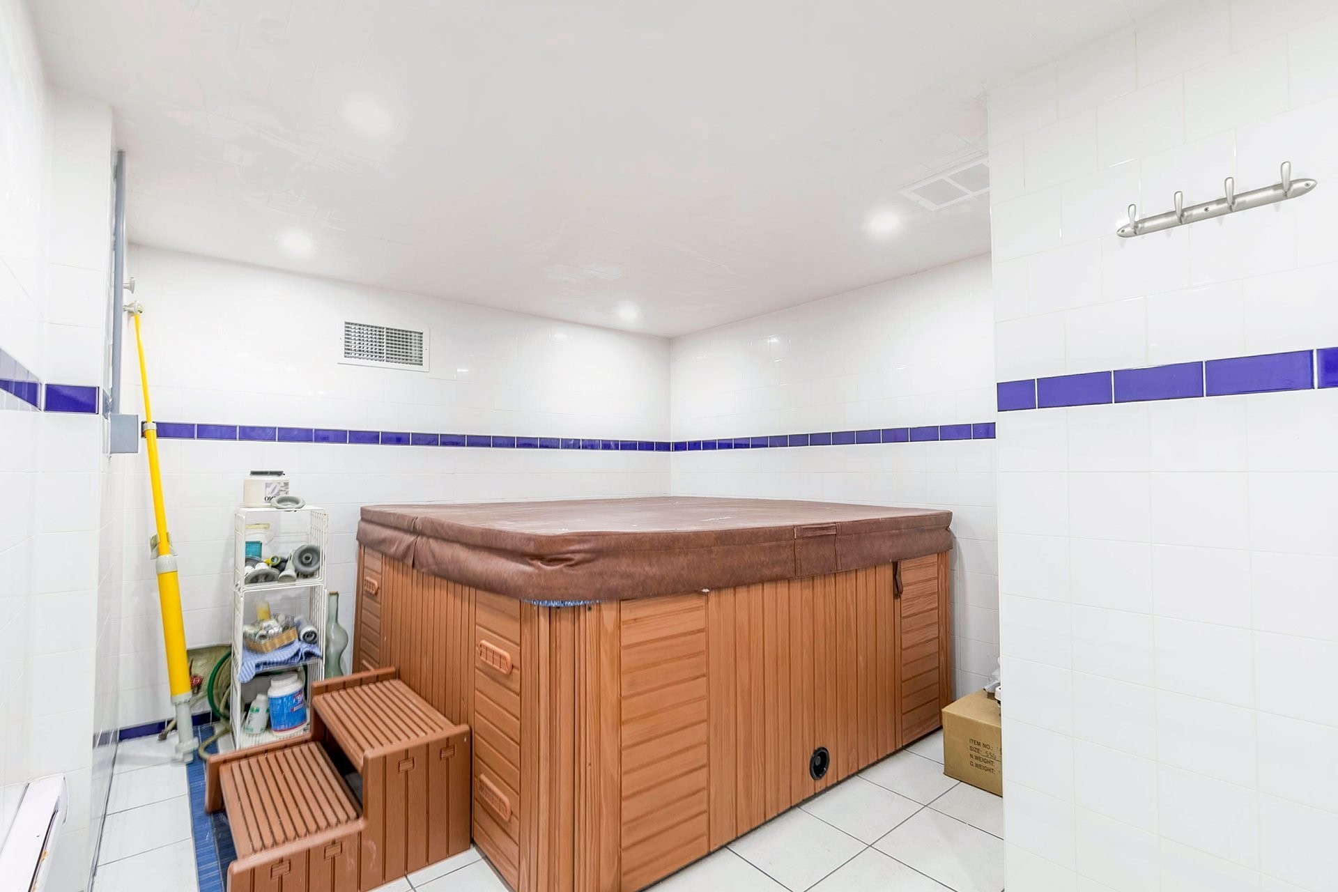 Salle de bains - 97 Rue Chatillon, Dollard-Des-Ormeaux, QC