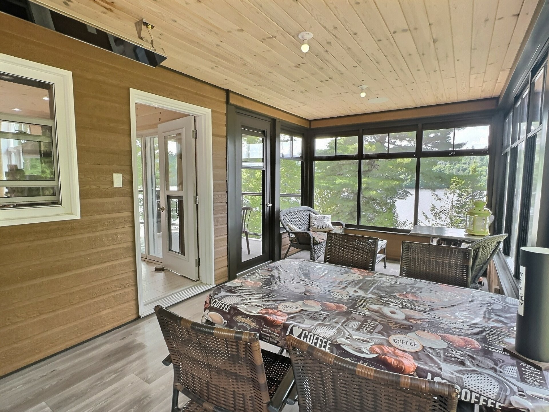Veranda - 2225 Ch. De Grassy Narrow, Moffet, QC
