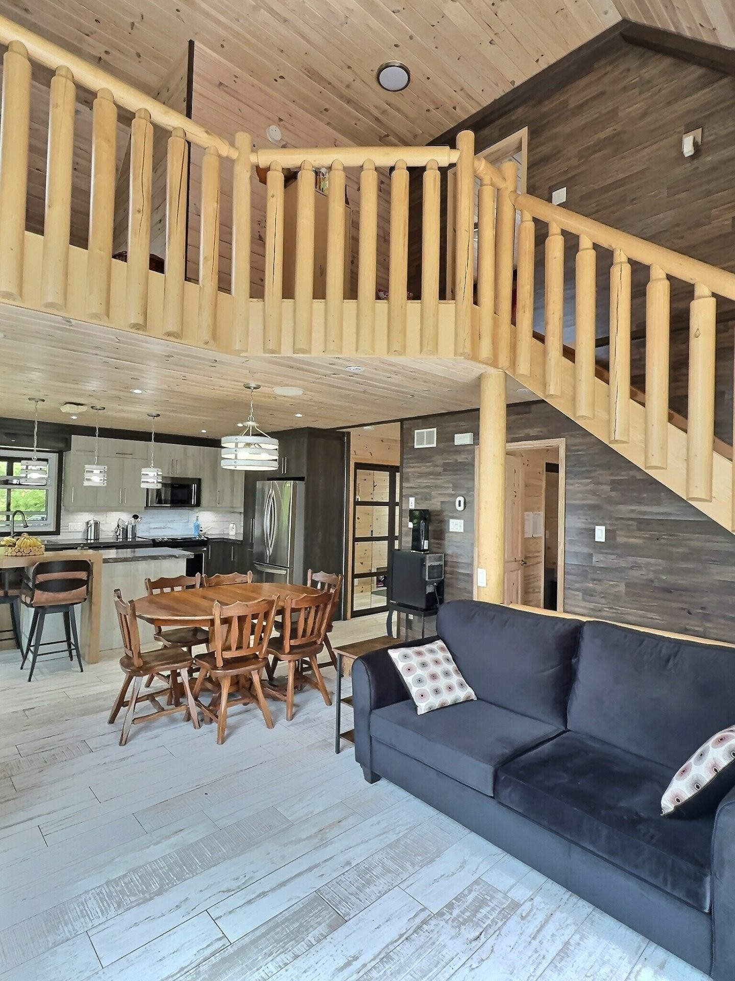 Living Room - 2225 Ch. De Grassy Narrow, Moffet, QC