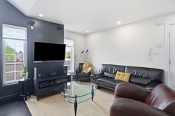 Salon - 