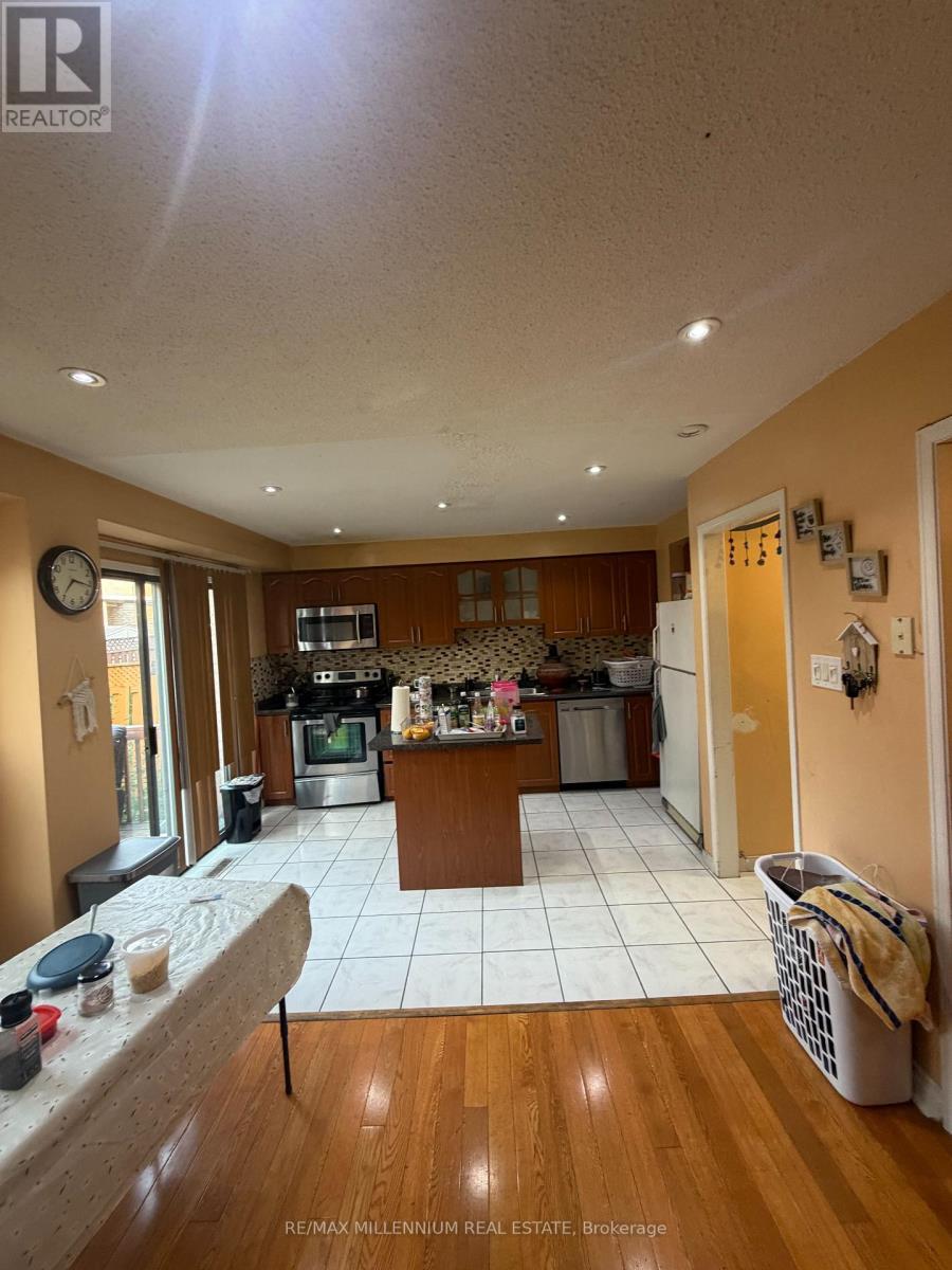 10 Hendricks Crescent, Brampton, ON