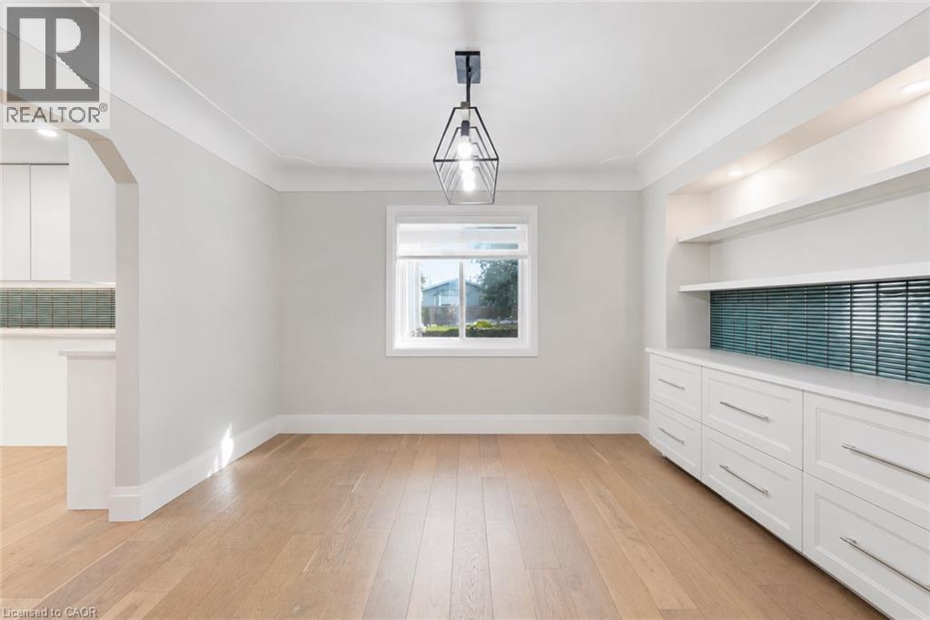 Digitally Decluttered - 285 Beach Boulevard, Hamilton, ON