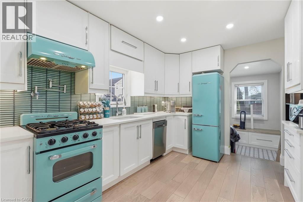 285 Beach Boulevard, Hamilton, ON
