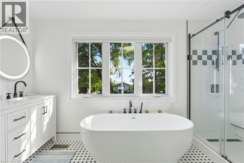 285 Beach Boulevard, Hamilton, ON