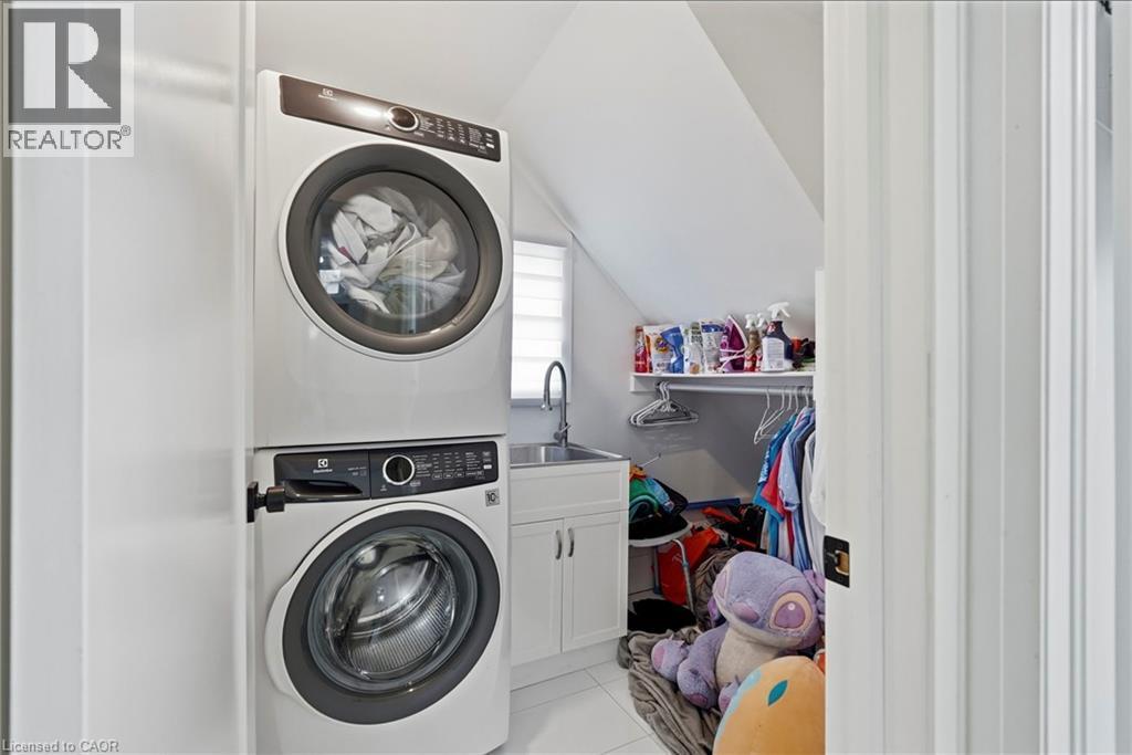 285 Beach Boulevard, Hamilton, ON
