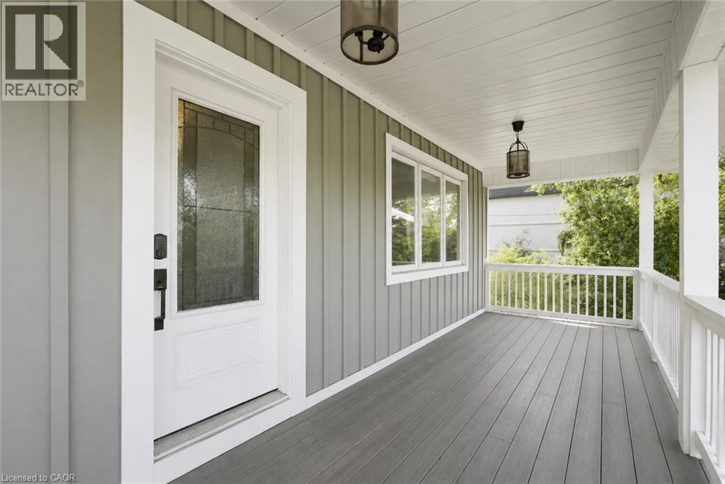 Digitally Decluttered - 285 Beach Boulevard, Hamilton, ON