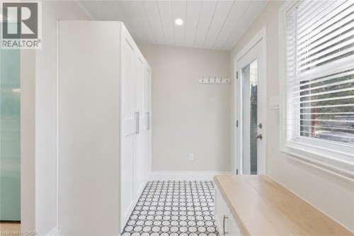 Digitally Decluttered - 285 Beach Boulevard, Hamilton, ON 