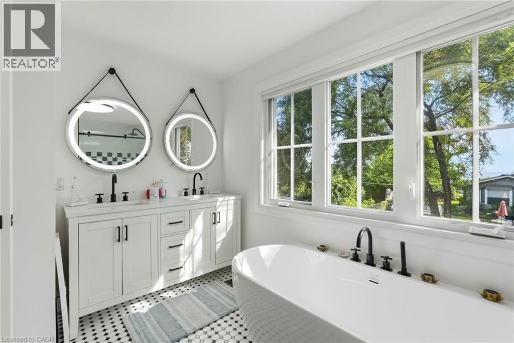 285 Beach Boulevard, Hamilton, ON