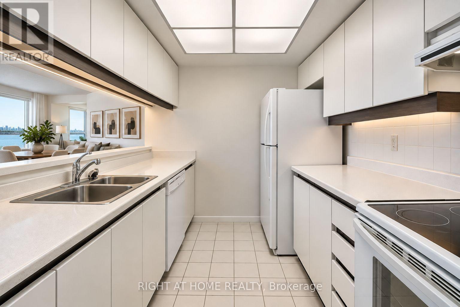 3110 - 77 Harbour Square, Toronto, ON