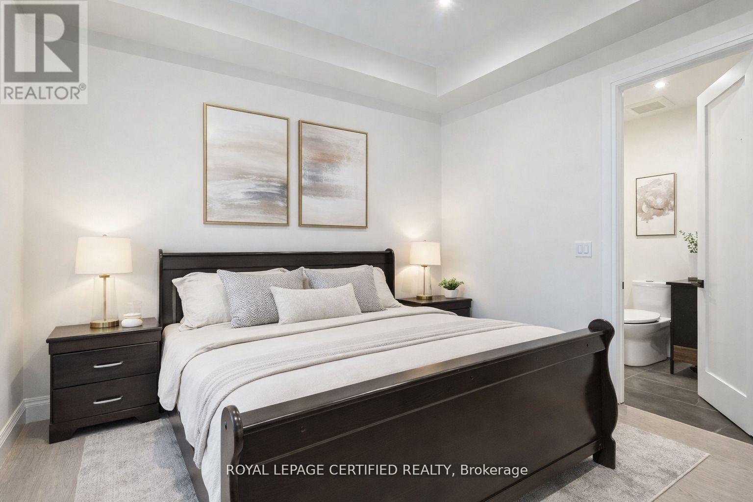 3081 Grenville Drive, Mississauga, ON