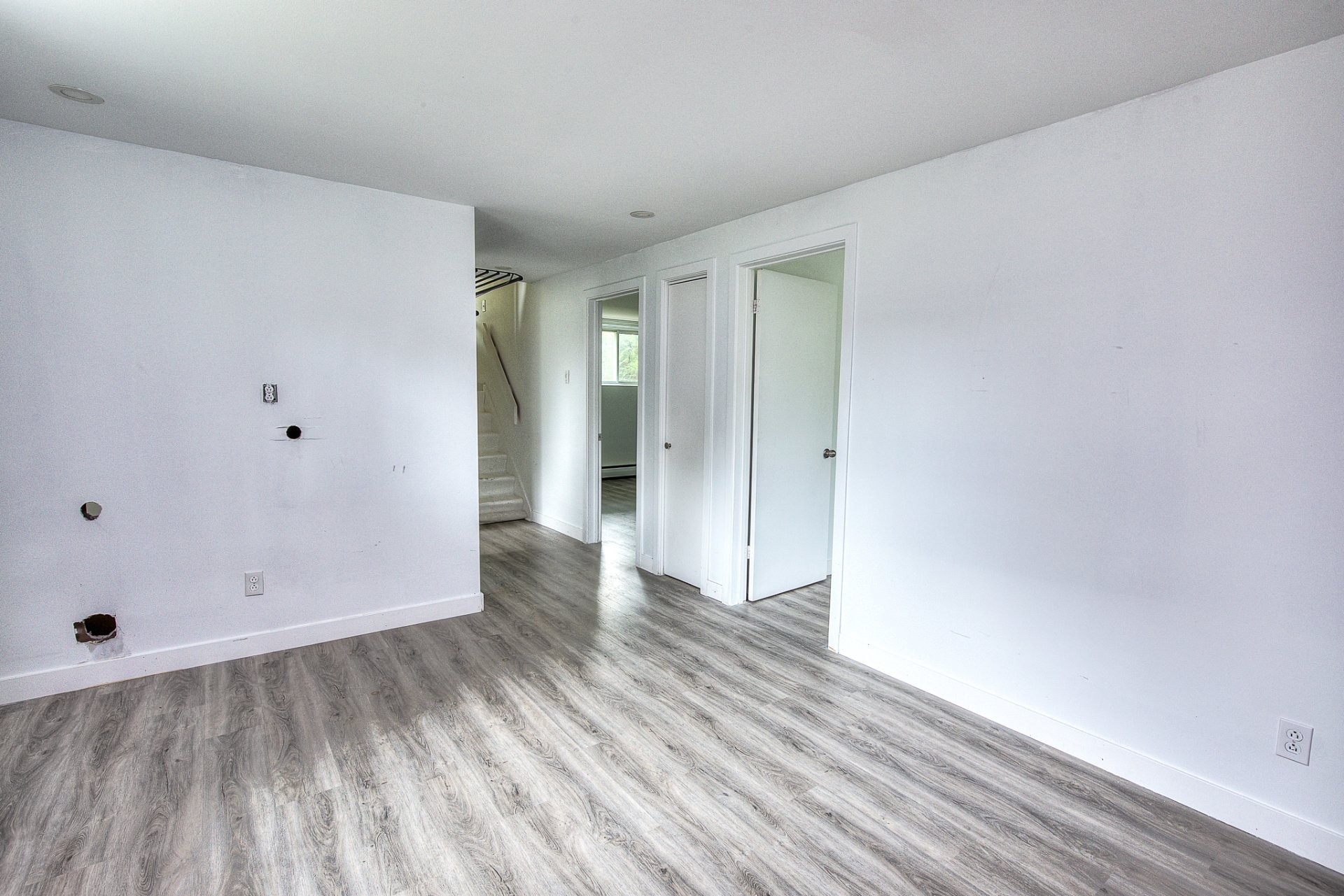 Living Room - 771 Rue Julien, Laval (Sainte-Dorothée), QC