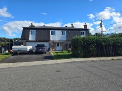 18386 Rue Joseph-Wilson Montréal (Pierrefonds-Roxboro), QC H9K 1H2