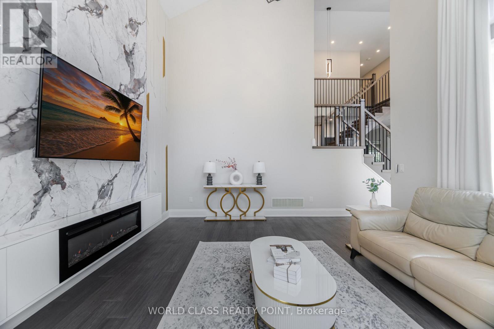 560 Woodview Road, Burlington, ON