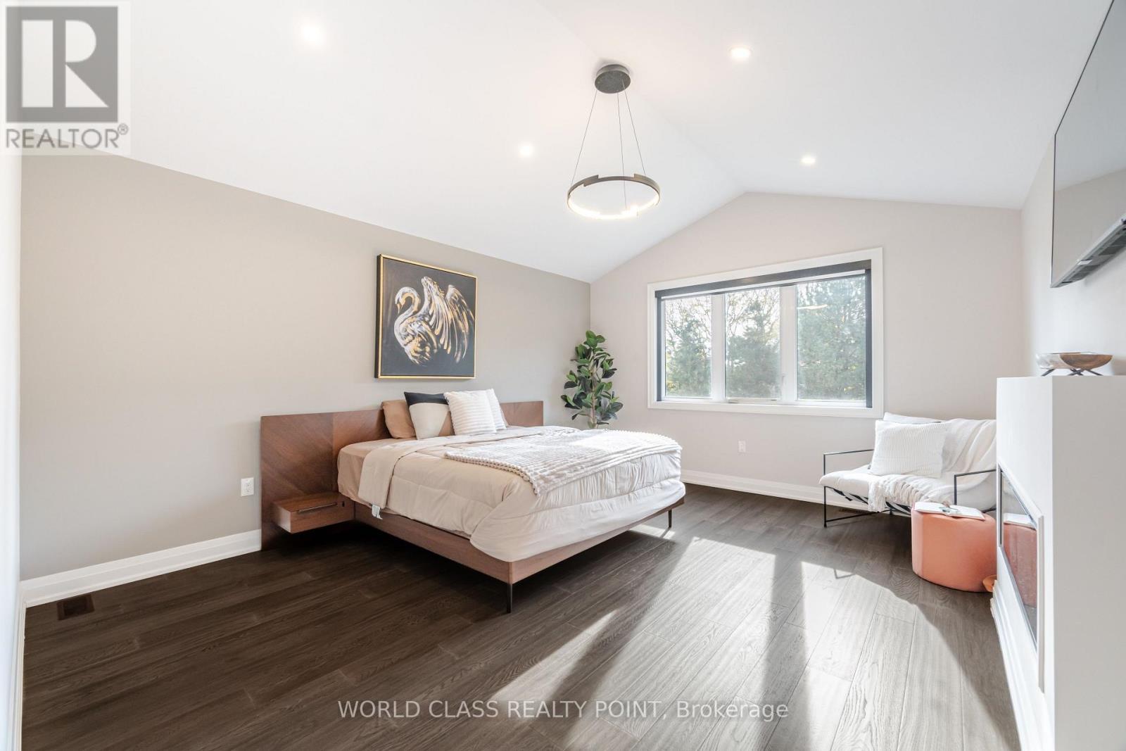 560 Woodview Road, Burlington, ON
