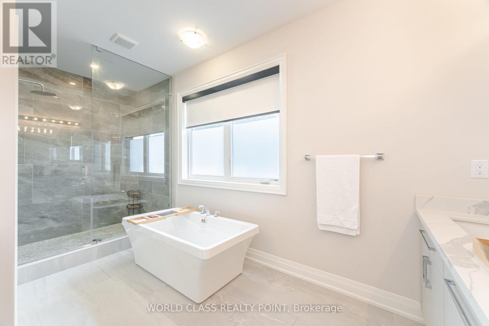 560 Woodview Road, Burlington, ON