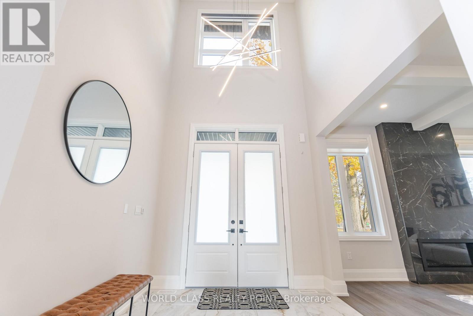 560 Woodview Road, Burlington, ON