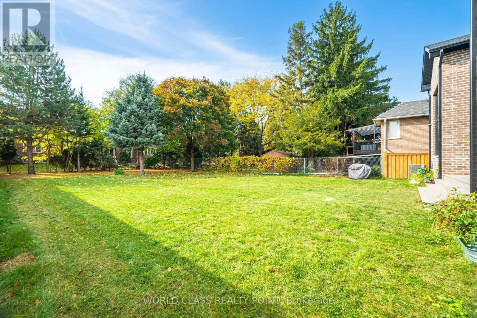 560 Woodview Road, Burlington, ON