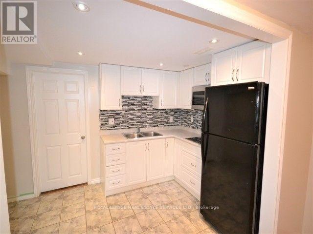 Bsmt. - 260 Green Road, Hamilton, ON