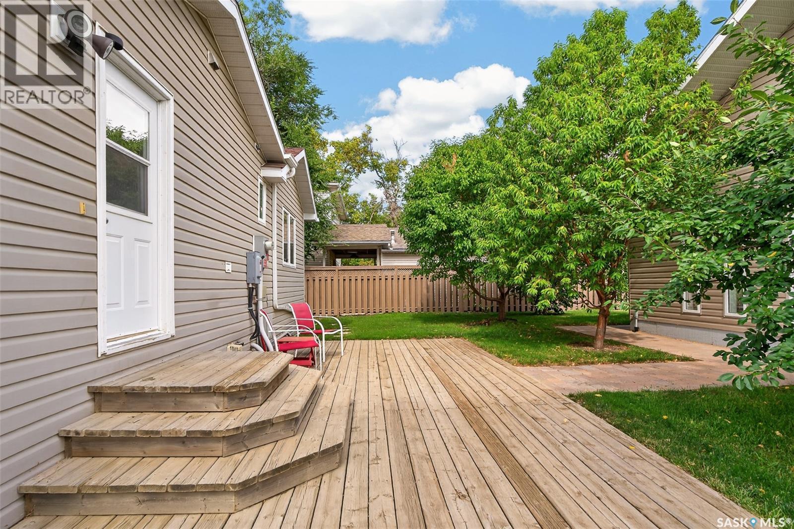 1129 1St Avenue Ne, Moose Jaw, SK