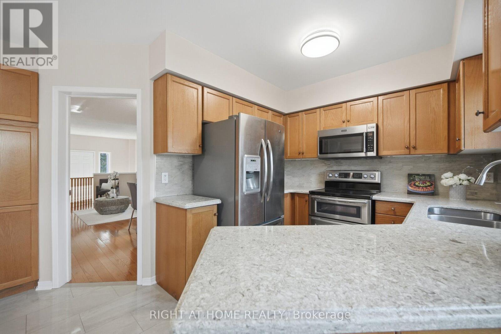 Main Kitchen - 975 Mantle Crescent, Mississauga, ON