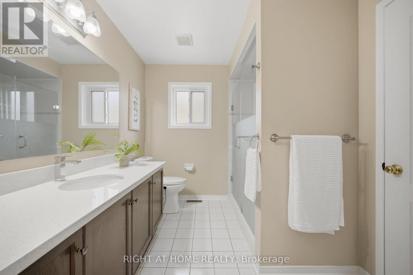 3 Pc bath in 2nd Level - 975 Mantle Crescent, Mississauga, ON