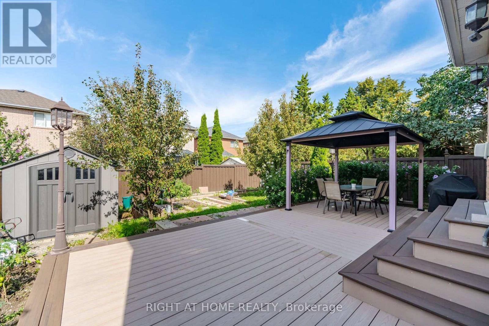 Deck with Composit - 975 Mantle Crescent, Mississauga, ON