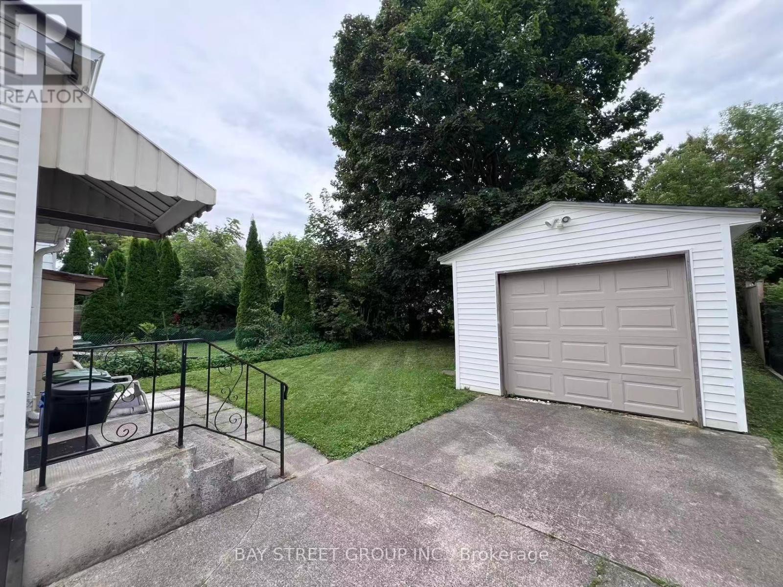 125 Broadway Avenue, Hamilton, ON