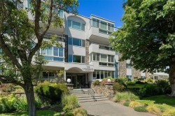 #105-1312 Beach Dr Oak Bay, BC V8S 2N5
