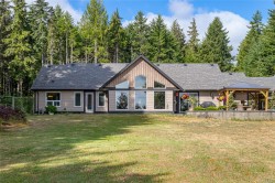 1737 Galvin Pl Qualicum Beach, BC V9K 2V3